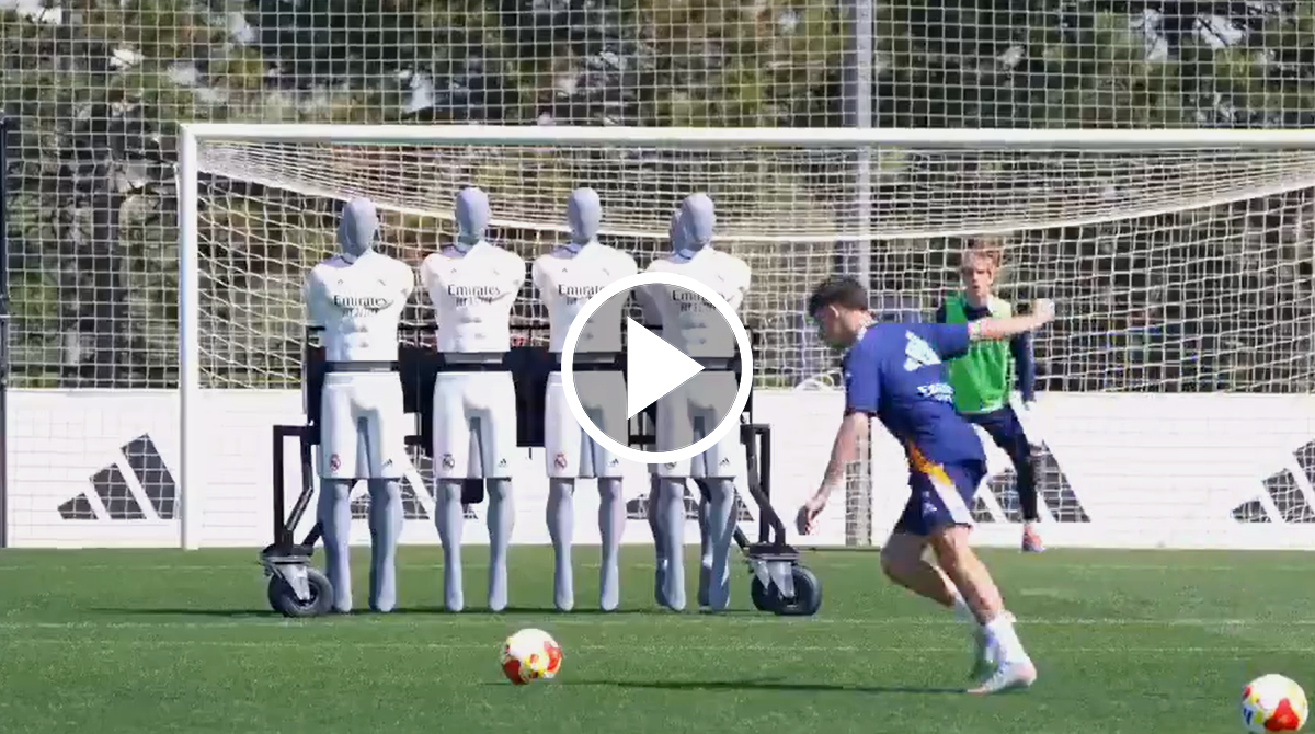 El futbolista turco se lució con un gol en el entrenamiento de la jornada.